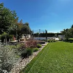 Villa - Piscine au sel - Terrain de Pétanque - Jardin - Climatisation *